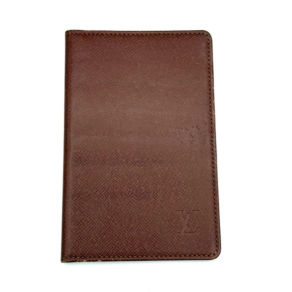 Louis Vuitton Accessories - Vintage Louis Vuitton Taiga Passport Cover ✔️Authentic! Brown Early 90’s
